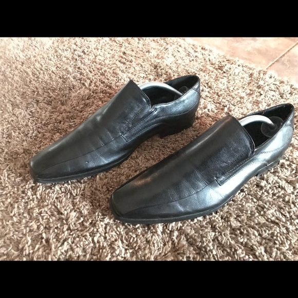 Aldo Black Slip On Shoes - Picture 2 of 5